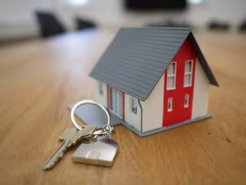 Schlüsselübergabe — Umzug und Wohnung